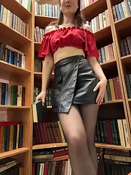Snapshot of Dina_Tease chatting on 06.10.26 Dina Tease online show from 06.10.26