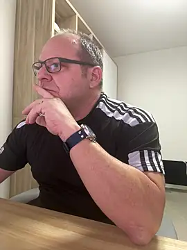 coupleLatinaLovers online show from 02.25.26