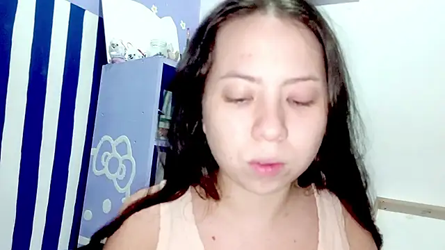 Snapshot of PetiteIvoryQueen19 chatting on 05.18.26 PetiteIvoryQueen19 online show from 05.18.26