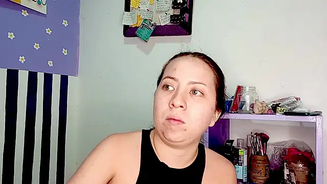 Snapshot of PetiteIvoryQueen19 chatting on 05.22.26 PetiteIvoryQueen19 online show from 05.22.26
