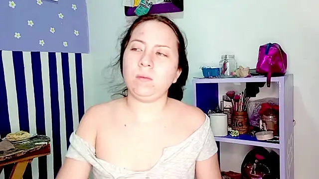 Snapshot of PetiteIvoryQueen19 chatting on 05.23.26 PetiteIvoryQueen19 online show from 05.23.26