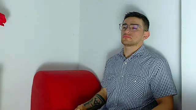 Sexy Alejandro  online show from 05.15.26