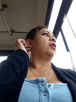 Laura-Hernandez online show from 04.13.26