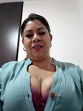 Laura-Hernandez online show from 05.06.26