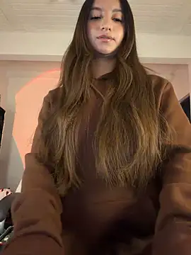 Snapshot of aly_golden_ chatting on 05.14.26 aly golden online show from 05.14.26
