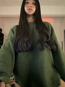Snapshot of aly_golden_ chatting on 05.20.26 aly golden online show from 05.20.26