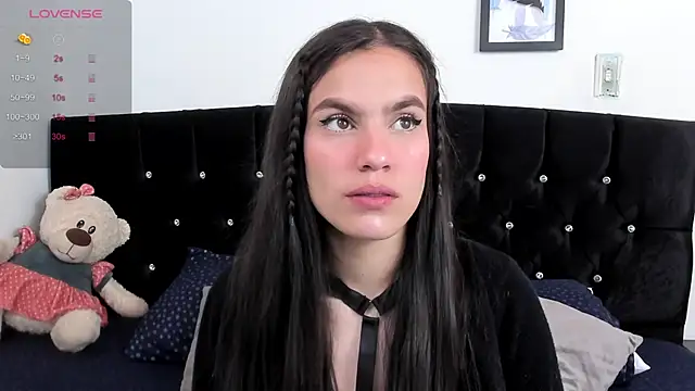 Snapshot of cleo_gh1 chatting on 12.22.24 cleo gh1 online show from 12.22.24