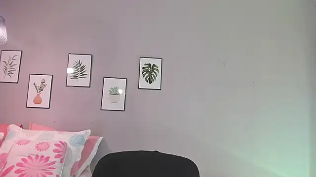 Maia W10 online show from 10.08.25