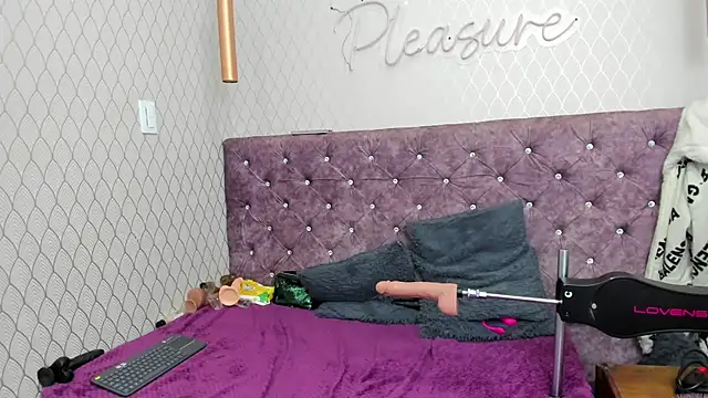 VALENTINA3x online show from 02.25.25