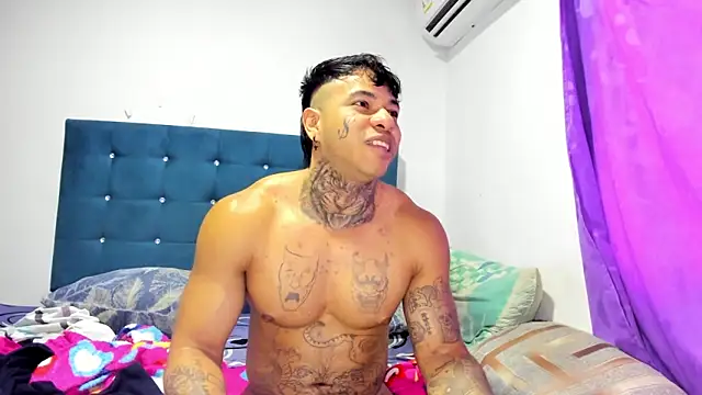 Snapshot of daamonxxx19 chatting on 02.13.26 daamonxxx19 online show from 02.13.26