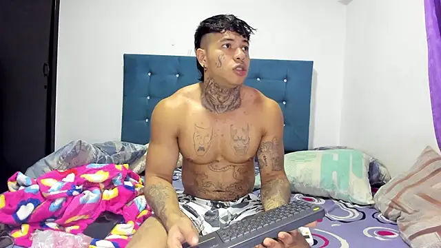 Snapshot of daamonxxx19 chatting on 02.16.26 daamonxxx19 online show from 02.16.26