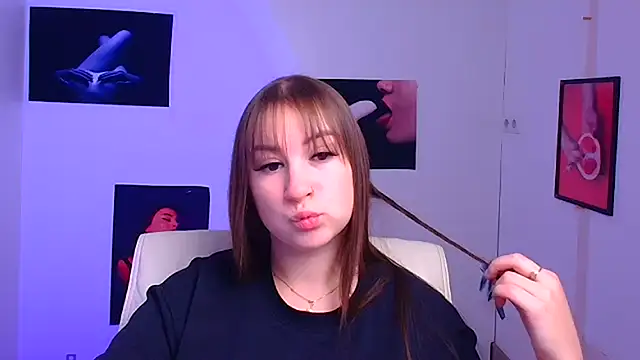 Snapshot of Evelina_GG chatting on 12.24.24 Evelina GG online show from 12.24.24