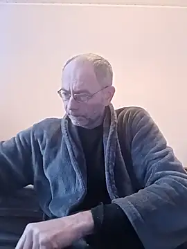 Snapshot of BesterJunge45 chatting on 02.19.25 BesterJunge45 online show from 02.19.25