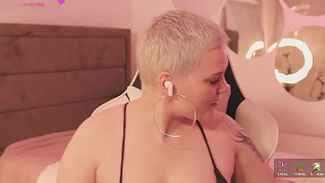 LikaBerry1 online show from 02.10.26