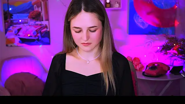 Snapshot of DeboraLarson chatting on 01.12.25 DeboraLarson online show from 01.12.25