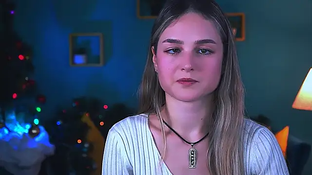 Snapshot of DeboraLarson chatting on 01.19.25 DeboraLarson online show from 01.19.25