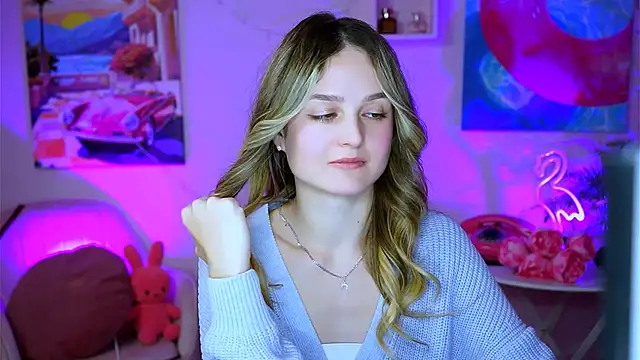 Snapshot of DeboraLarson chatting on 02.09.25 DeboraLarson online show from 02.09.25