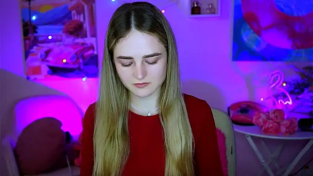 Snapshot of DeboraLarson chatting on 02.14.25 DeboraLarson online show from 02.14.25