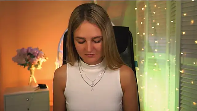 DeboraLarson online show from 04.06.26