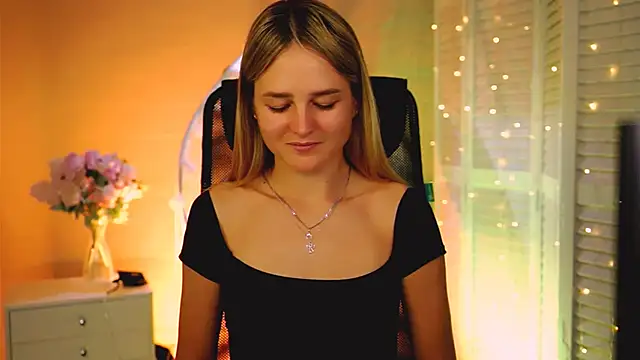 DeboraLarson online show from 04.15.26