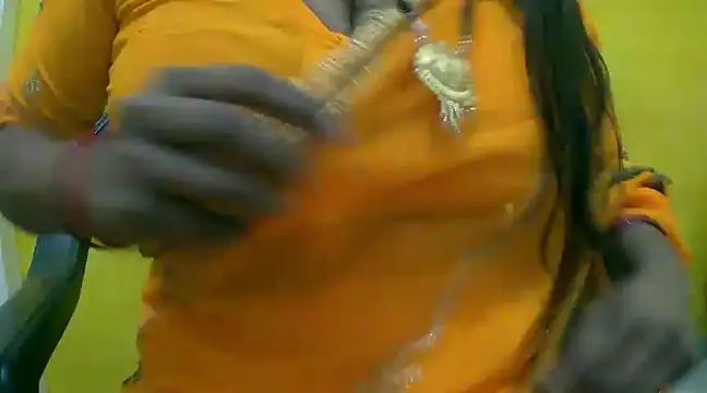 Snapshot of LOVE-SUSHILA chatting on 02.17.25 LOVE-SUSHILA online show from 02.17.25