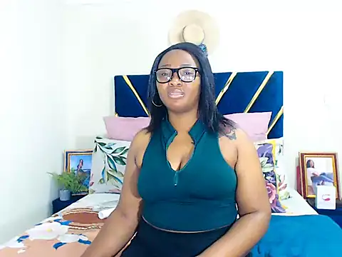 Snapshot of veronica1xxx chatting on 10.17.25 veronica1xxx online show from 10.17.25