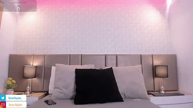Eevee Taylor online show from 07.01.26