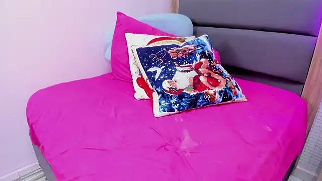 Snapshot of MARAYLOUS chatting on 12.07.24 MARAYLOUS online show from 12.07.24