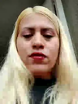 Snapshot of Mia_queenOfBlowjob chatting on 12.05.24 Mia queenOfBlowjob online show from 12.05.24