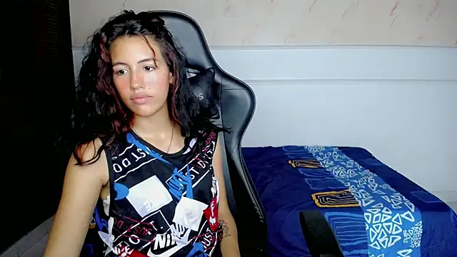 Snapshot of dayanita_hot_ chatting on 02.10.25 dayanita hot online show from 02.10.25