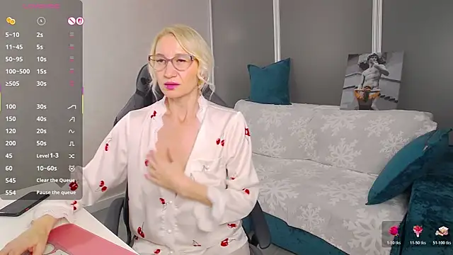 Snapshot of Sofia_Soul chatting on 11.02.25 Sofia Soul online show from 11.02.25