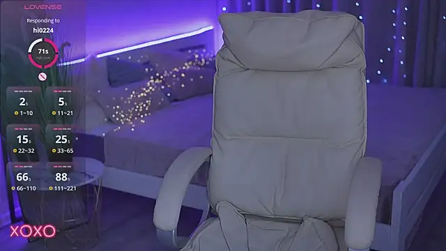 YourLolaBunny online show from 10.29.25