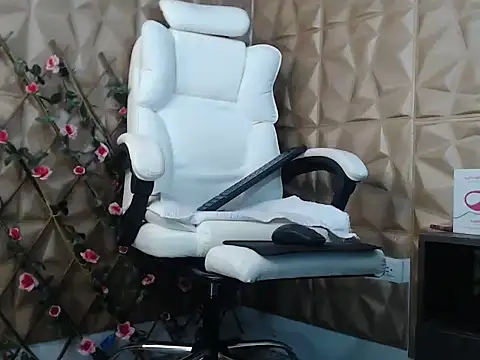 AmiraDulcee online show from 12.27.24