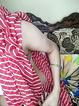 Snapshot of Fair-magic-woman chatting on 10.05.25 Fair-magic-woman online show from 10.05.25