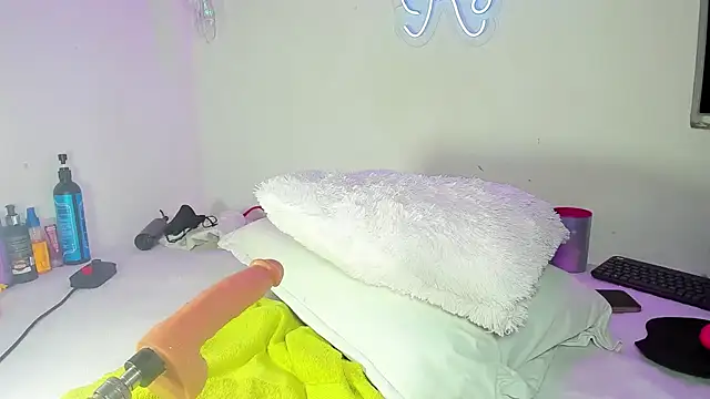 kyliestteel online show from 12.15.24