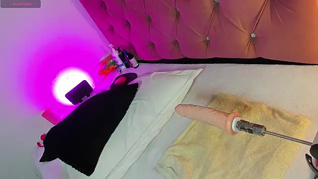 kyliestteel online show from 10.25.25