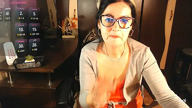 Snapshot of exymilf_ chatting on 02.10.25 exymilf online show from 02.10.25