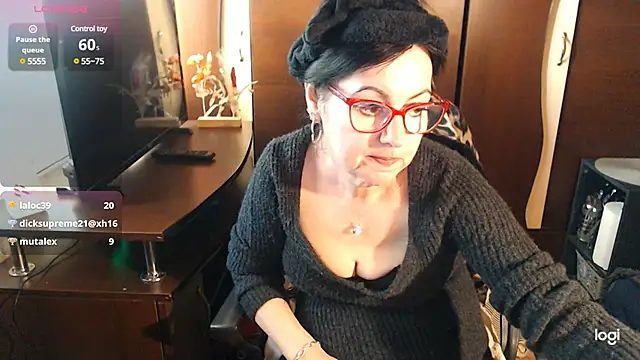 Snapshot of exymilf_ chatting on 02.25.25 exymilf online show from 02.25.25