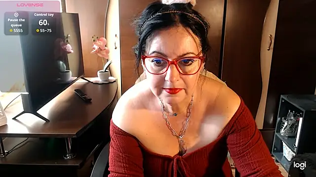 Snapshot of exymilf_ chatting on 10.17.25 exymilf online show from 10.17.25