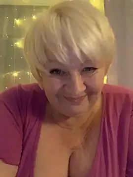 Snapshot of Laura_Millf chatting on 01.03.25 Laura Millf online show from 01.03.25
