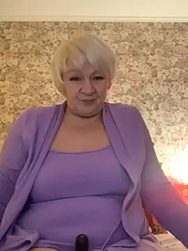 Snapshot of Laura_Millf chatting on 01.09.25 Laura Millf online show from 01.09.25