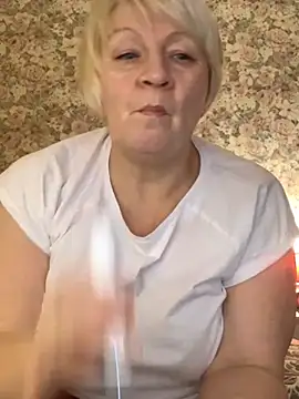 Snapshot of Laura_Millf chatting on 01.19.25 Laura Millf online show from 01.19.25
