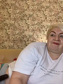 Snapshot of Laura_Millf chatting on 01.23.25 Laura Millf online show from 01.23.25
