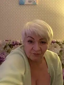Snapshot of Laura_Millf chatting on 02.02.25 Laura Millf online show from 02.02.25