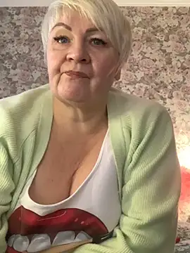 Snapshot of Laura_Millf chatting on 02.03.25 Laura Millf online show from 02.03.25