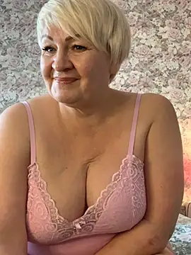 Snapshot of Laura_Millf chatting on 02.07.25 Laura Millf online show from 02.07.25