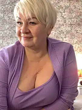 Snapshot of Laura_Millf chatting on 02.09.25 Laura Millf online show from 02.09.25