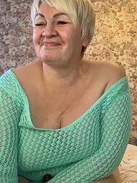 Snapshot of Laura_Millf chatting on 02.16.25 Laura Millf online show from 02.16.25