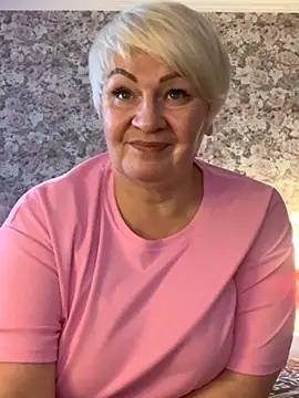 Snapshot of Laura_Millf chatting on 02.19.25 Laura Millf online show from 02.19.25