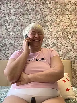 Snapshot of Laura_Millf chatting on 02.25.25 Laura Millf online show from 02.25.25